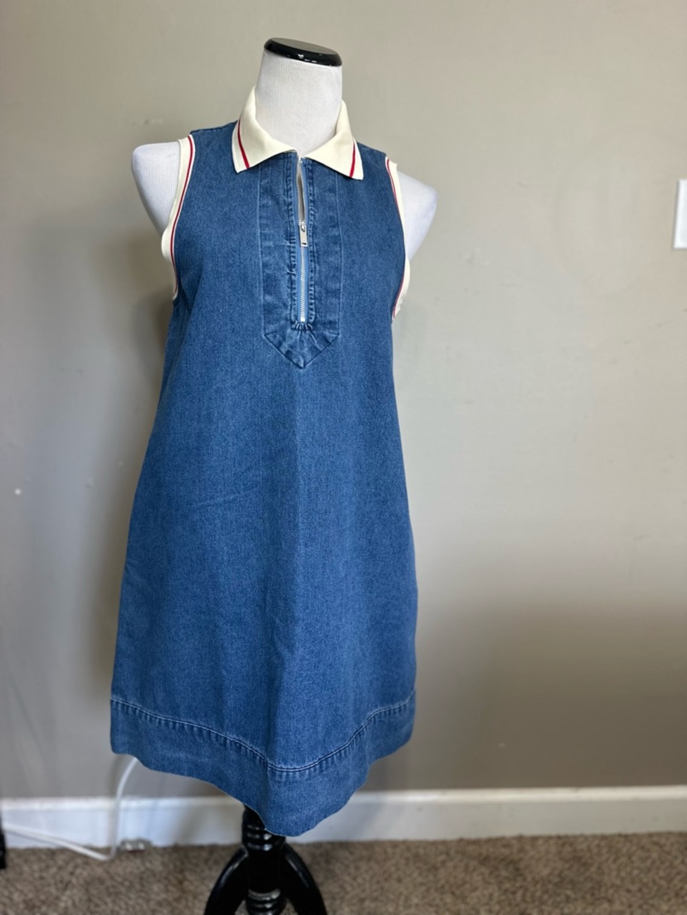 Entro women’s S sleeveless denim dress with side pockets front zip cream trim - Picture 2 of 13